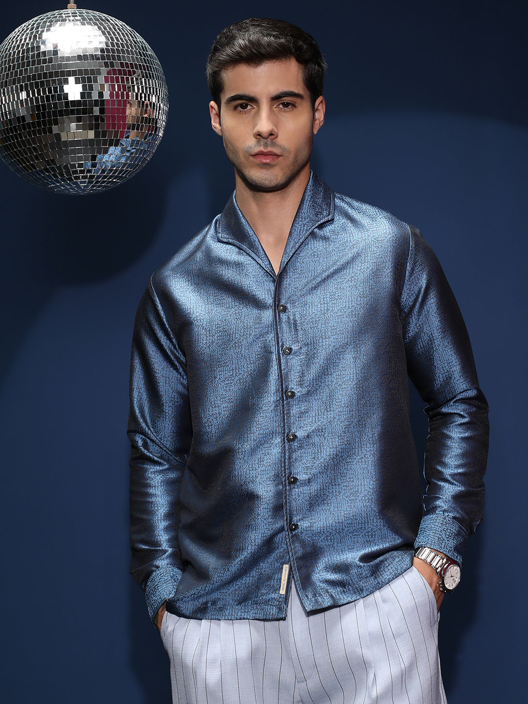Distortion-Texture Shirt